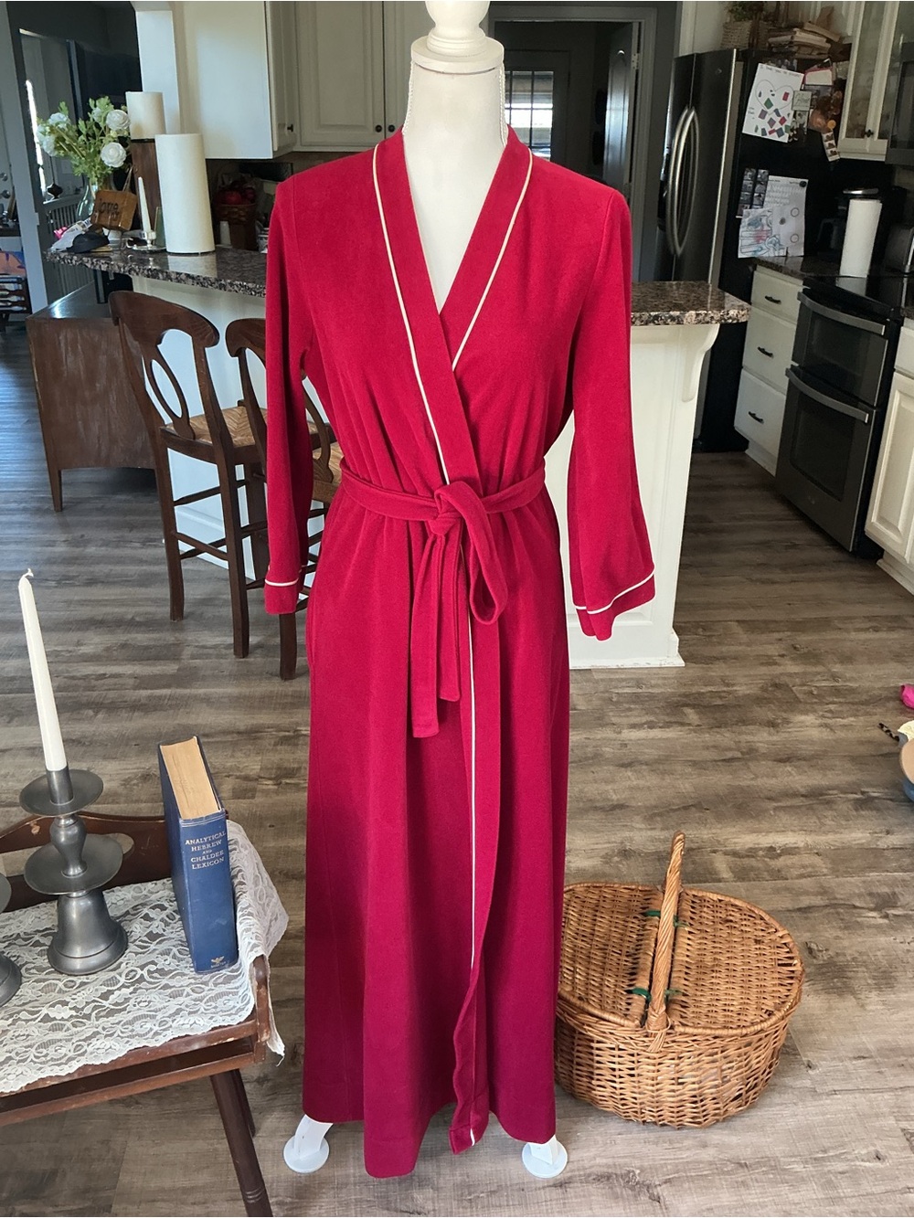 Vintage Vanity Fair Velour Long Dressing Robe Belted White Piping Size Small